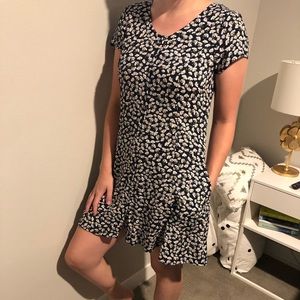 90’s inspired daisy dress